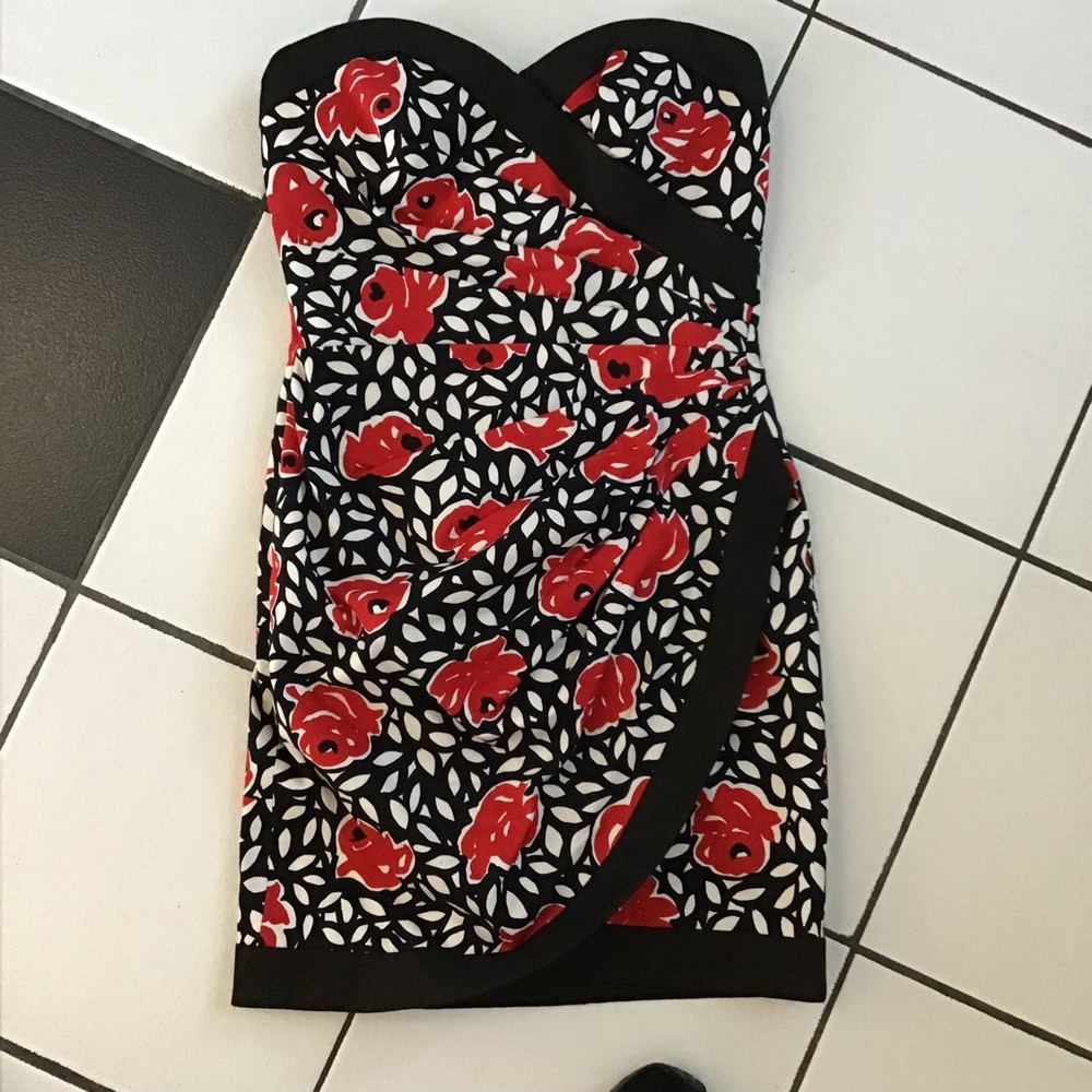 Black and Red Strapless body shaping Dress with Sweetheart Neckline